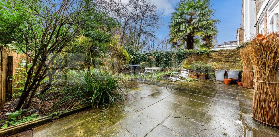 			GARDEN FLAT!, 2 Bedroom, 1 bath, 1 reception Flat			 Hillmarton Road, CALEDONIAN ROAD 